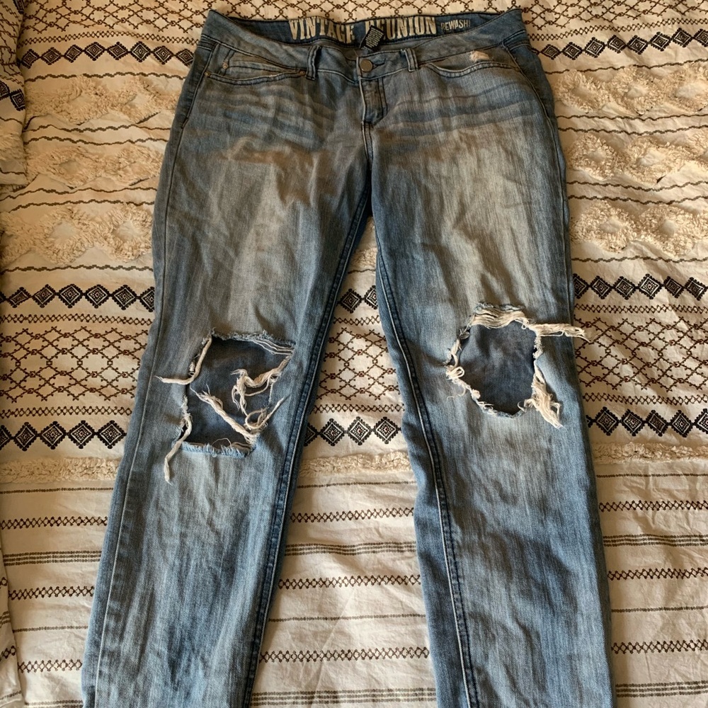 Women’s destructed boyfriend jeans